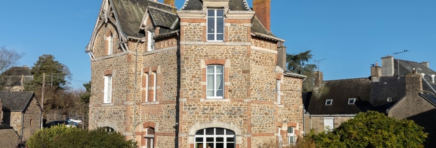 Maison 8 Pièces 235 m² à vendre à Gorron (53120)