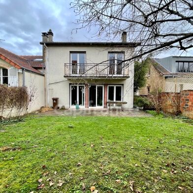 Maison 6 pièces 2650 €