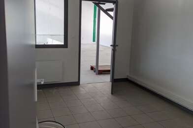 Bureau 7 pièces 4865 €