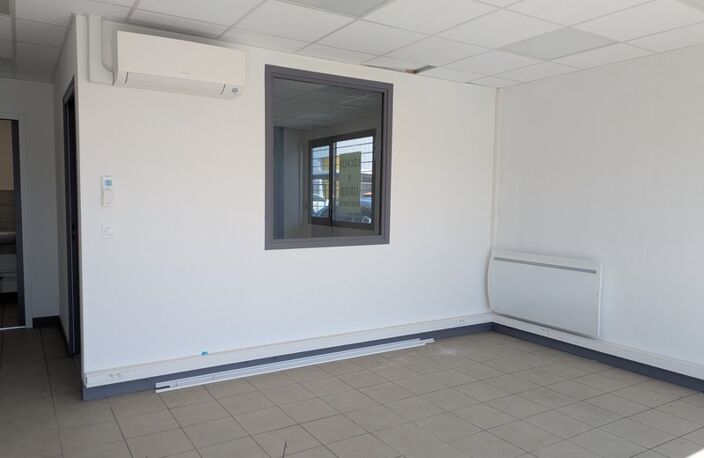 Local/bureau à louer CHAMBERY (73) 280 m² — photo 3