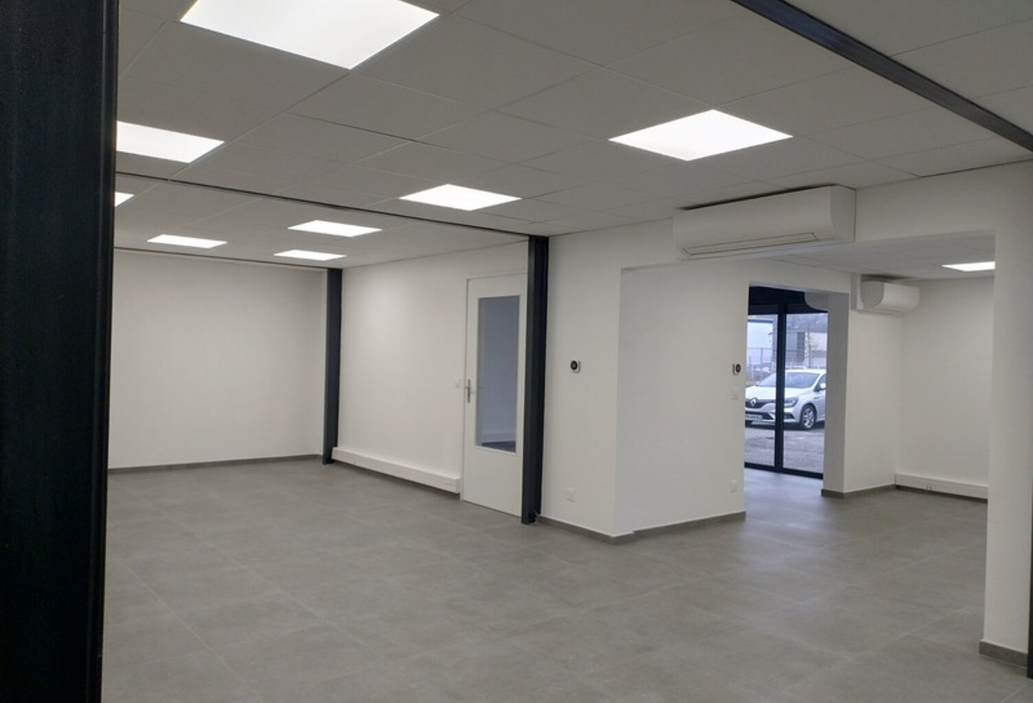 Local/bureau à louer CHAMBERY (73)200 M² — photo 1