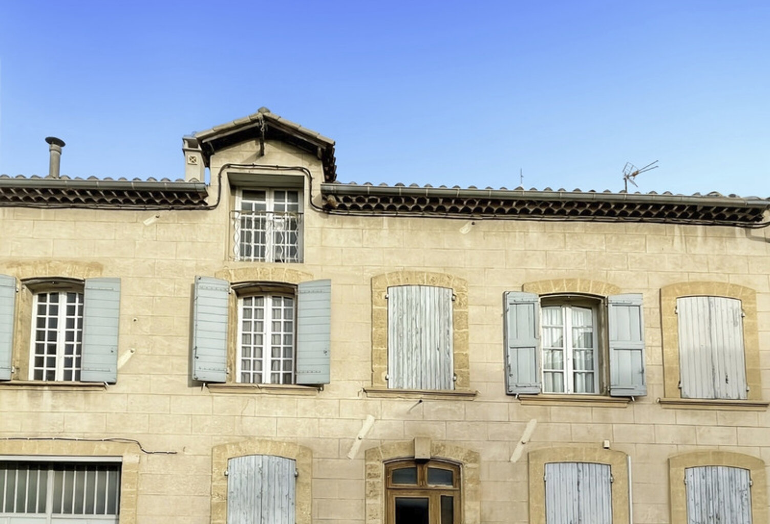 MAISON A RENOVER 160m2 + COMBLES AMENAGEABLES DE 75m2 — photo 1