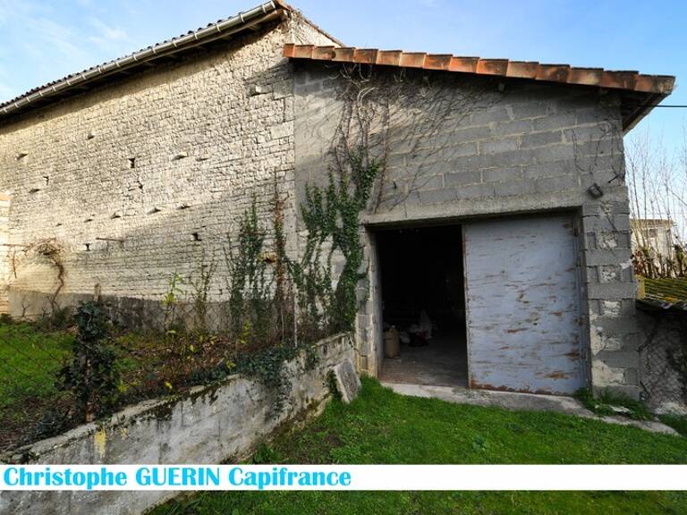 Local/bureau à vendre proche de MONTIGNAC CHARENTE (16) — photo 1