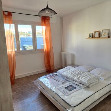 Appartement 3 pièces 860 €