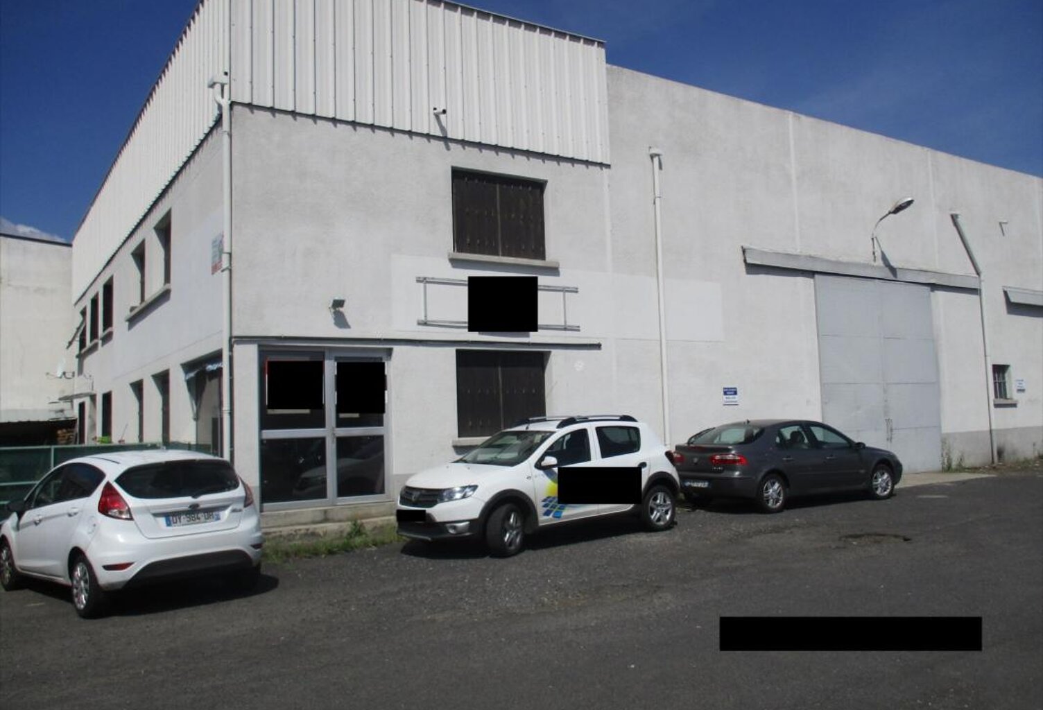 LOCAUX COMMERCIAUX - 390m² - BUREAUX + STOCKAGE — photo 1