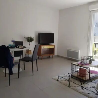 Appartement 3 pièces 912 €