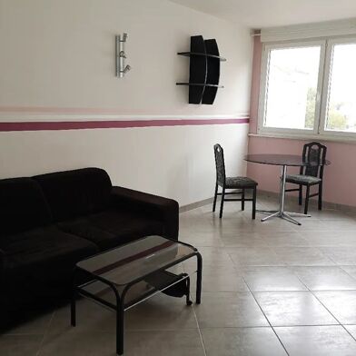 Appartement 3 pièces 690 €