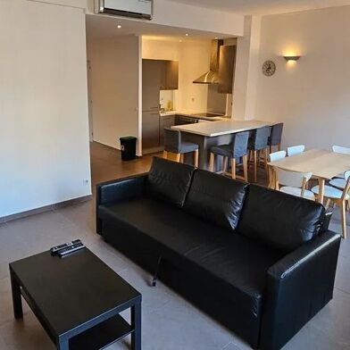 Appartement 3 pièces 1100 €