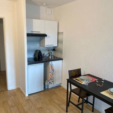 Appartement 1 pièces 700 €