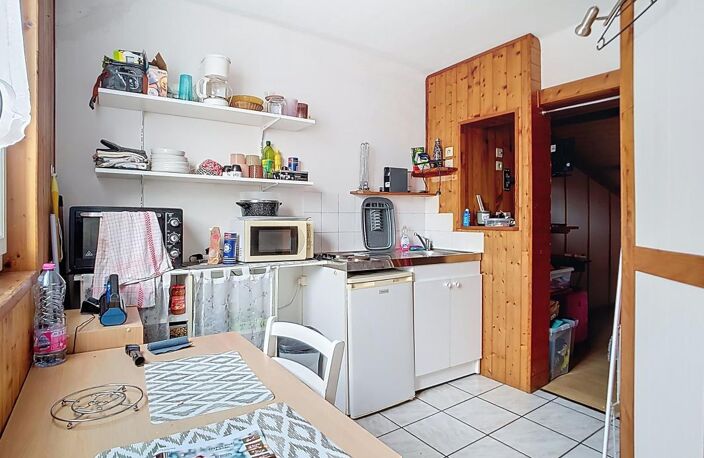 Bien d'investissement : Immeuble de 5 Studios Loués — photo 2