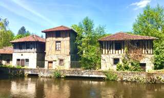 Maison  850 m² à vendre à Saint-Léonard-de-Noblat (87400)