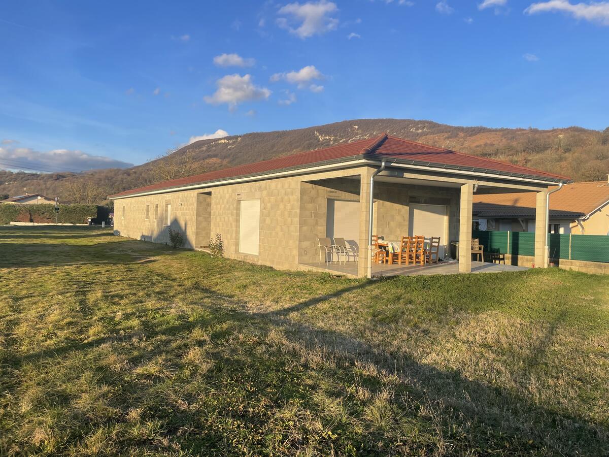 Villa / Maison  T5 à vendre Briord 01470