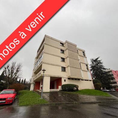 Appartement 4 pièces 883 €