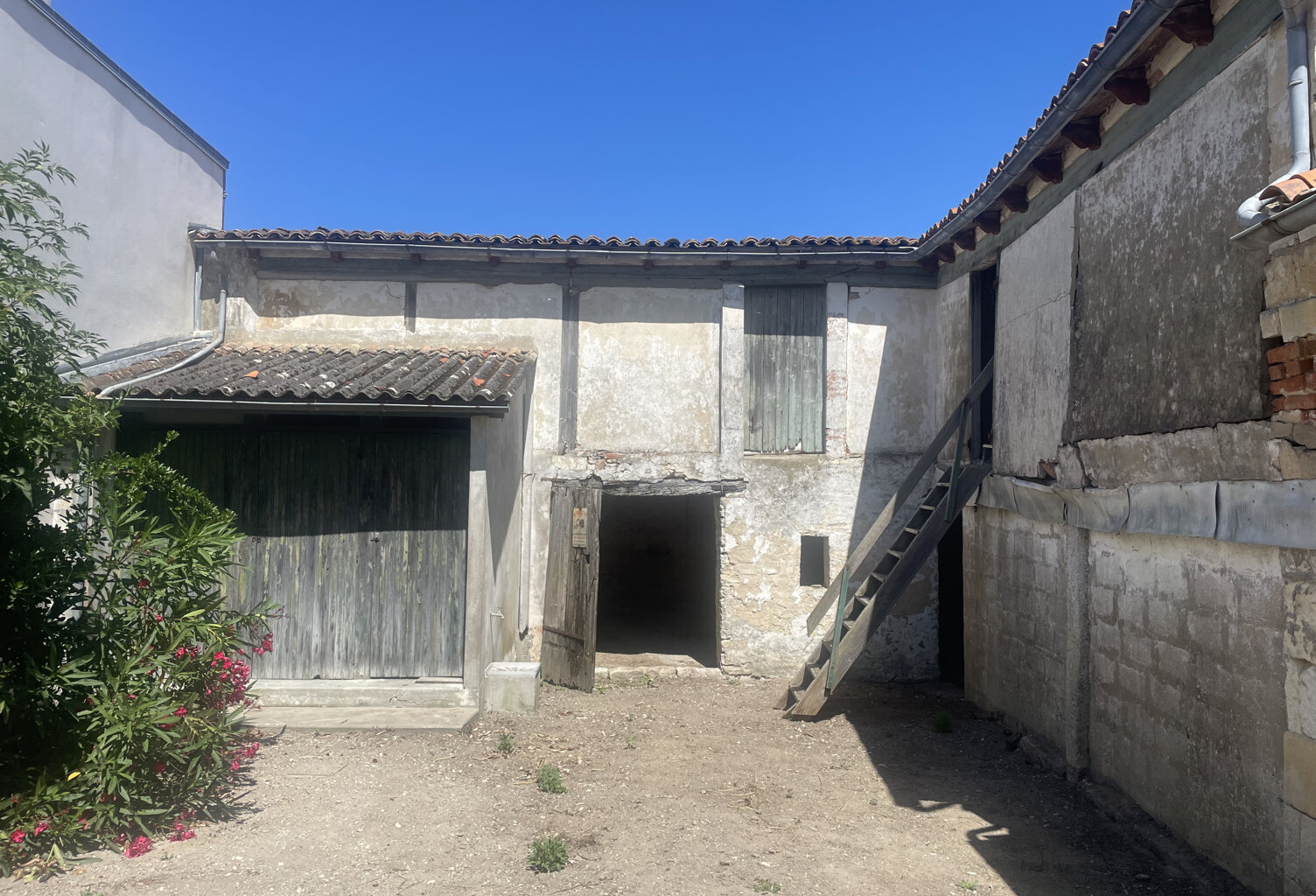 Chai à rénover avec permis de construire — photo 1