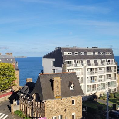 Appartement 4 pièces 383875 €