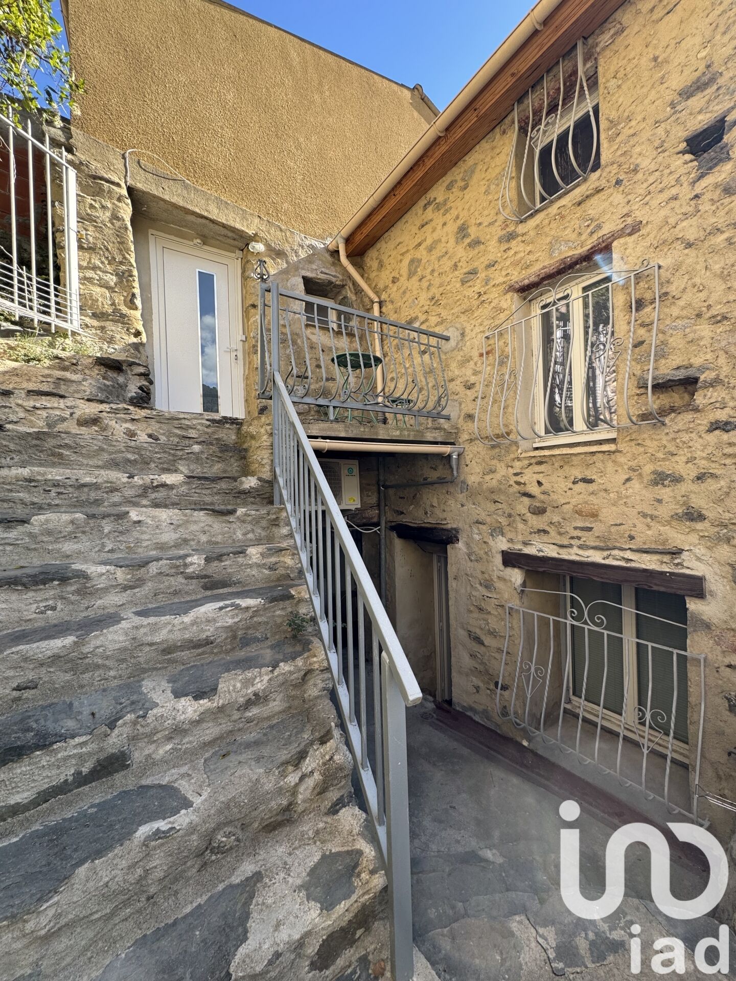 Olette - 300m² - 1p.