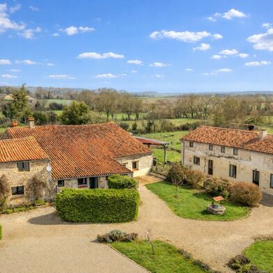 Maison 30 pièces 399900 €