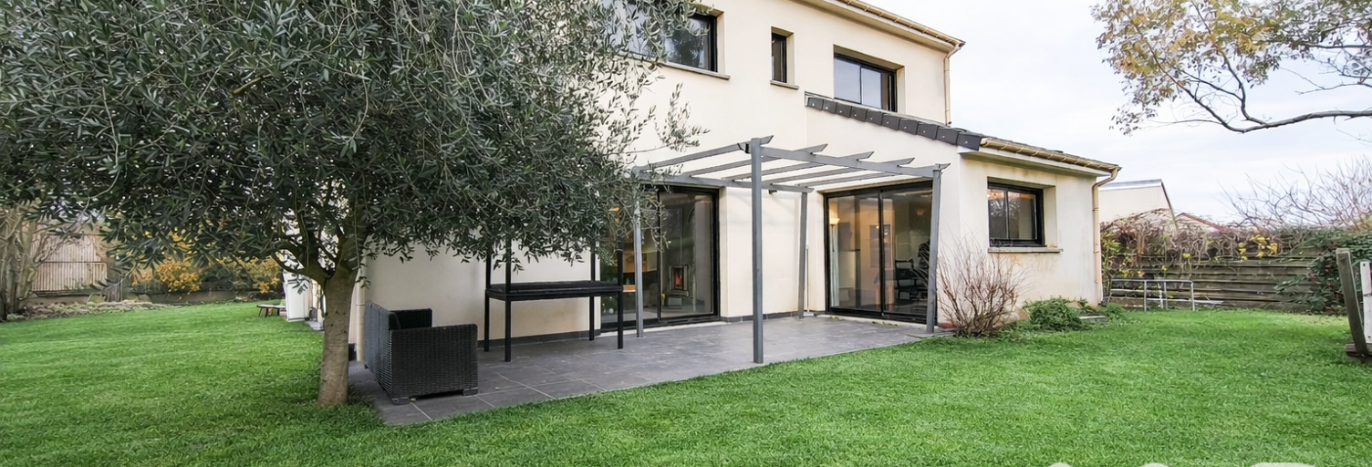 Maison 9 Pièces 189 m² à vendre à Cormontreuil (51350)