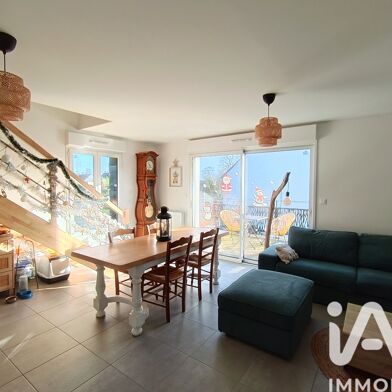 Appartement 3 pièces 243000 €