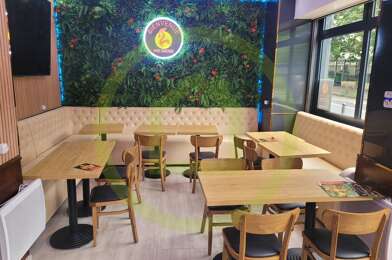 Commerce  325500 €