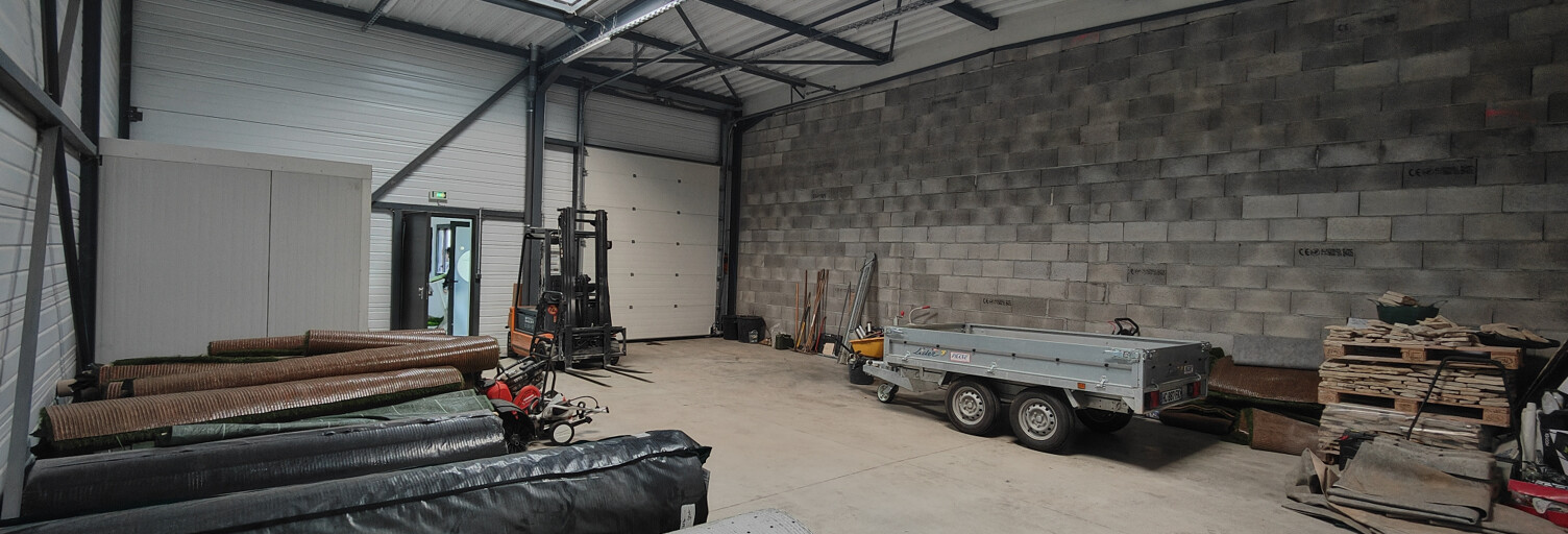 Commerce  143 m² à louer à Sainte-Consorce (69280)