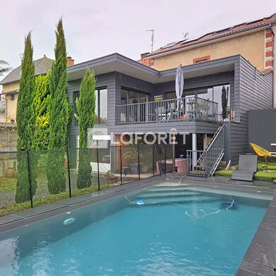 Maison 9 pièces 445200 €