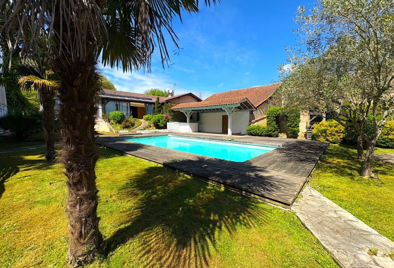 Aire-sur-l'Adour (Centre) – Maison 130m² + Piscine + Préau 200m² — photo 1