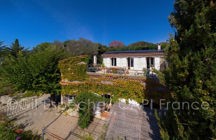 Dpt Alpes Maritimes (06), à vendre MOUGINS Village Maison 4 chambres — photo 2