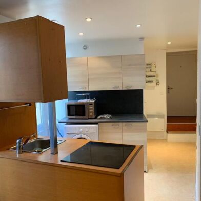 Appartement 2 pièces 890 €