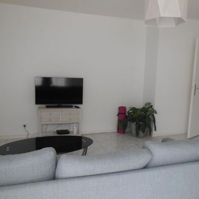 Appartement 3 pièces 790 €