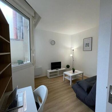 Appartement 1 pièces 885 €