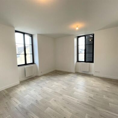 Appartement 1 pièces 700 €