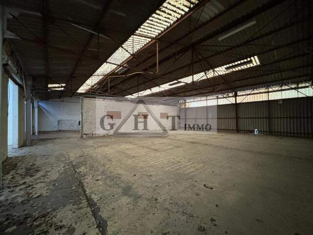 A VENDRE ENTREPOT BUREAU SAINT MAUR DES FOSSES — photo du bien