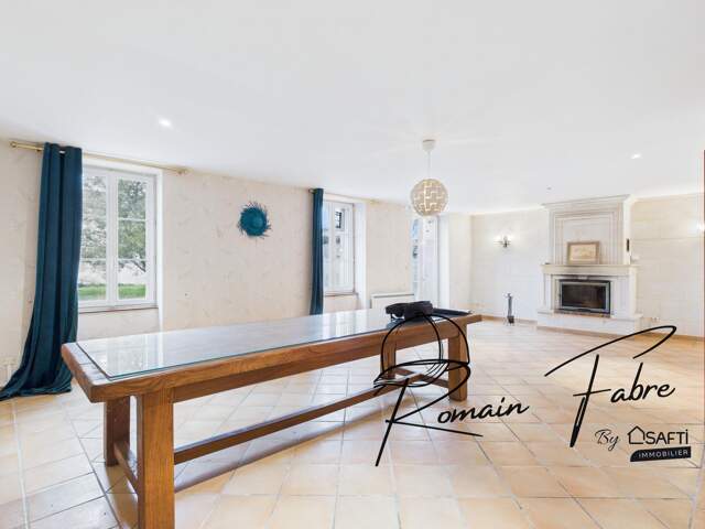 Maison en pierre mélangeant histoire, patrimoine et calme environnant sans travaux — photo du bien