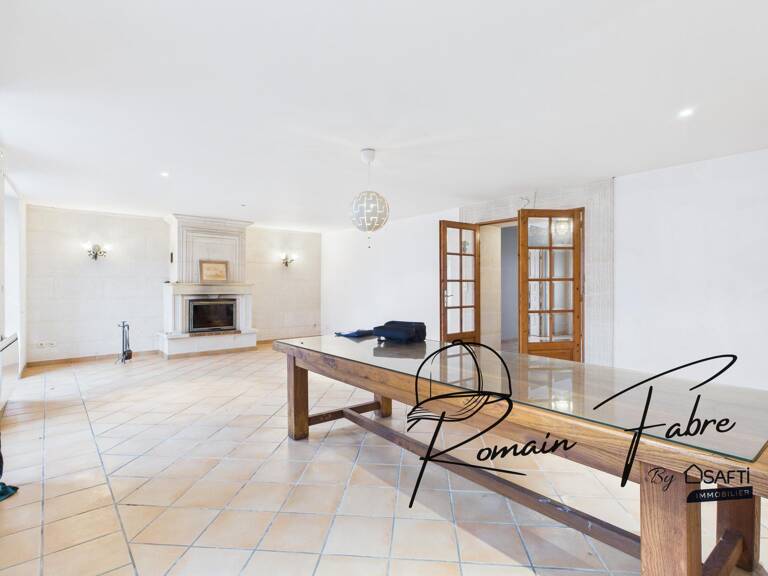 Maison en pierre mélangeant histoire, patrimoine et calme environnant sans travaux — photo 1