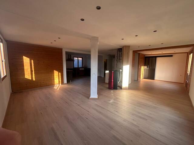Maison individuelle chaleureuse et atypique — photo du bien