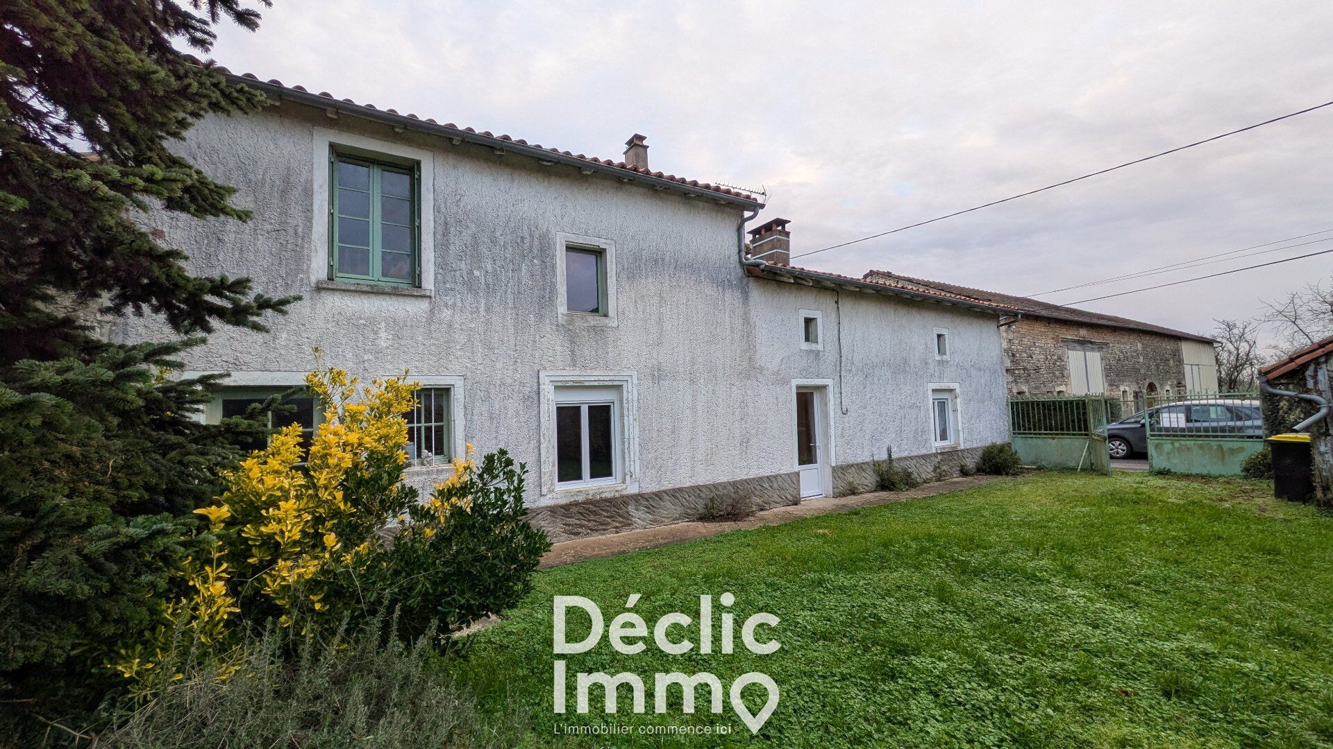 Villa / Maison  T3 à vendre Londigny 16700