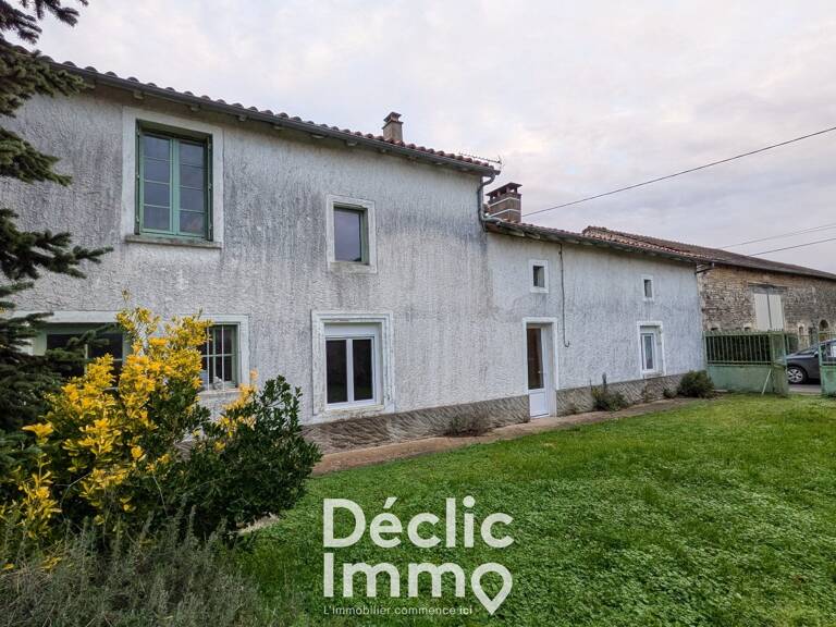Charmante maison de village avec dépendances et grande grange — photo 1