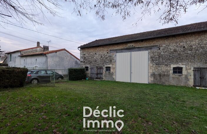 Charmante maison de village avec dépendances et grande grange — photo 2