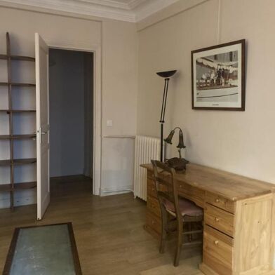 Appartement 1 pièces 1300 €