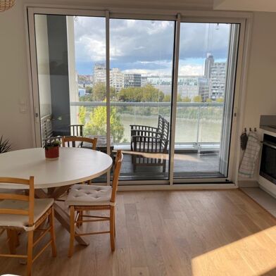 Appartement 2 pièces 880 €