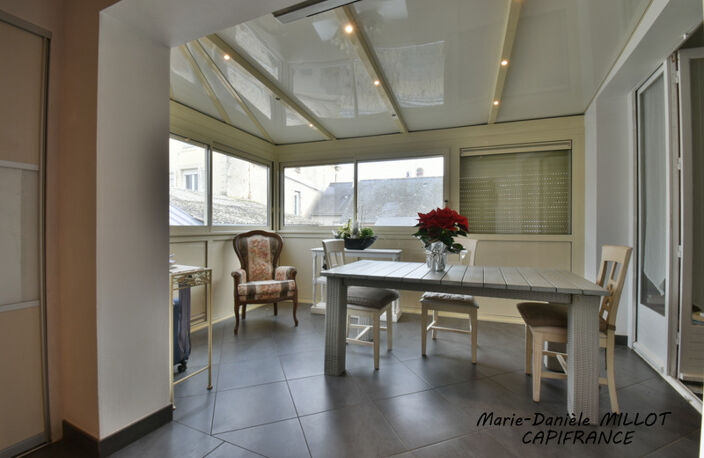 IMMEUBLE composé d'une Maison de 6 pièces et d'un local commercial à MONTSURS (53) — photo 2