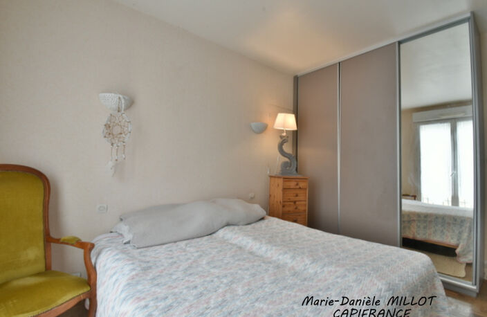 IMMEUBLE composé d'une Maison de 6 pièces et d'un local commercial à MONTSURS (53) — photo 4