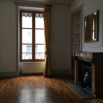 Appartement 2 pièces 890 €