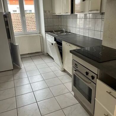 Appartement 3 pièces 700 €
