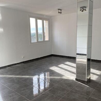 Appartement 4 pièces 1250 €