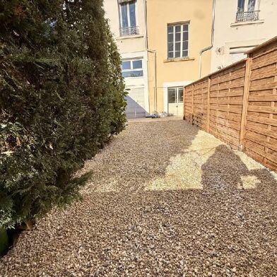 Appartement 3 pièces 990 €