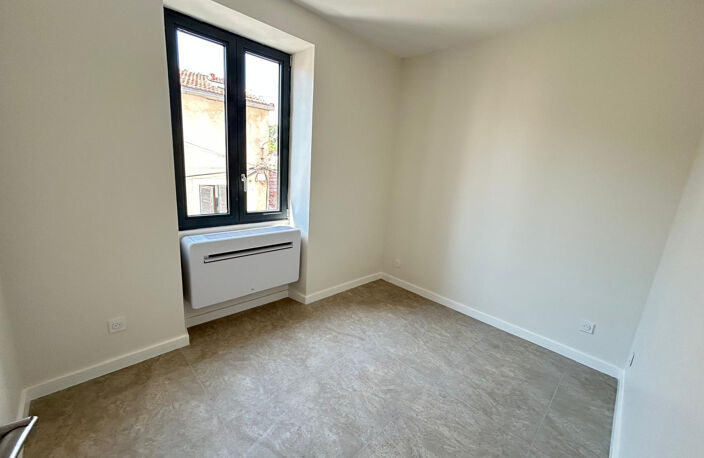 La Turbie   Coquet 2 pièces rénové avec aperçu mer   Centre- — photo 3