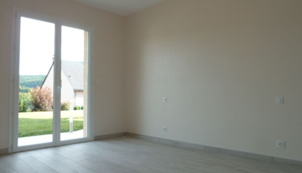 Villa / Maison 4 pièces  à louer Saint-Saturnin-de-Lenne 12560