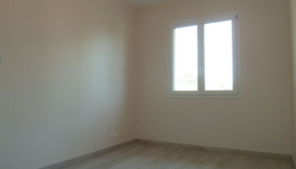 Villa / Maison 4 pièces  à louer Saint-Saturnin-de-Lenne 12560